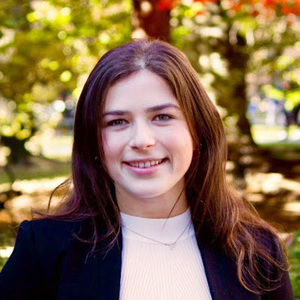 Meet your Posher, Alessandra